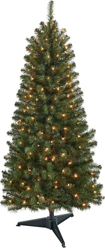 Photo 1 of 5 Feet Christmas Tree Prelit Artificial Christmas Everett Pine Tree, with 424 Branch Tips, 200L Incandescent Clear Lights
