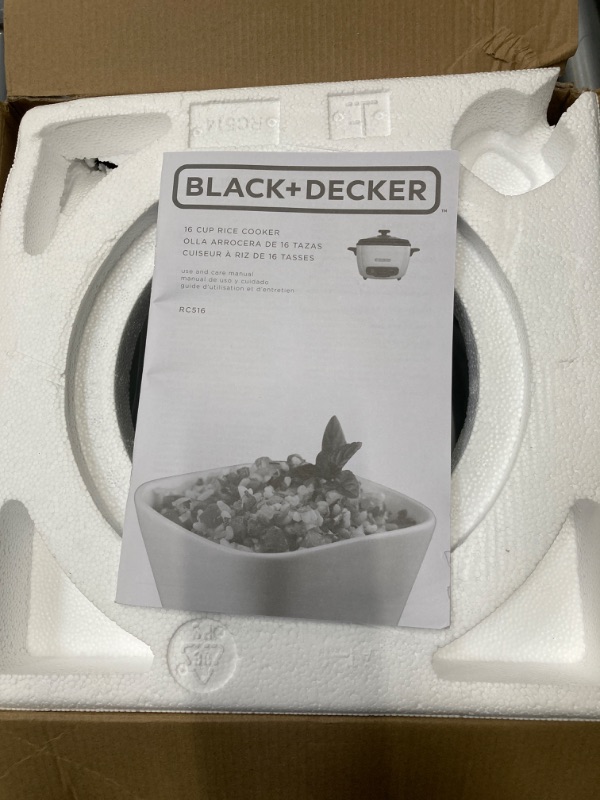 Photo 4 of BLACK+DECKER 16-Cup Cooked/8-Cup Uncooked Rice Cooker and Food Steamer, White 16-cup rice cooker