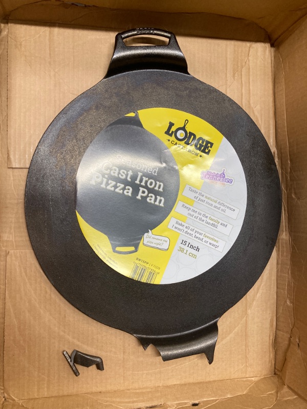 Photo 3 of 15" Cast Iron Pizza Pan