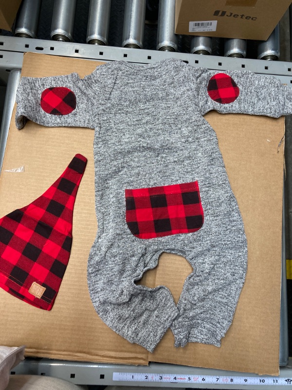 Photo 3 of fioukiay 12-18 Baby Boys Girls Buffalo Plaid Christmas Outfits Romper Infant One Piece Christmas Clothes Jumpsuit with Hat
