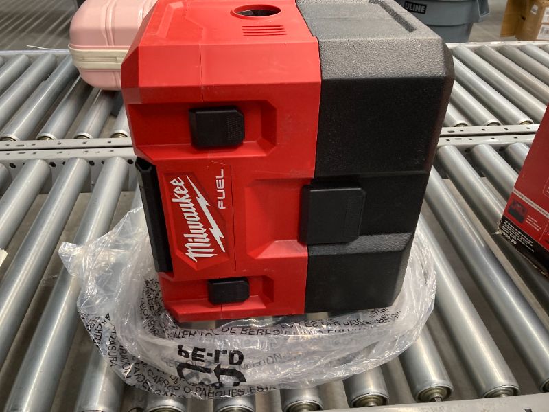 Photo 6 of Milwaukee 0960-20 M12 FUEL Brushless Lithium-Ion Cordless 1.6 gal. Wet/Dry Vacuum (Tool-Only)