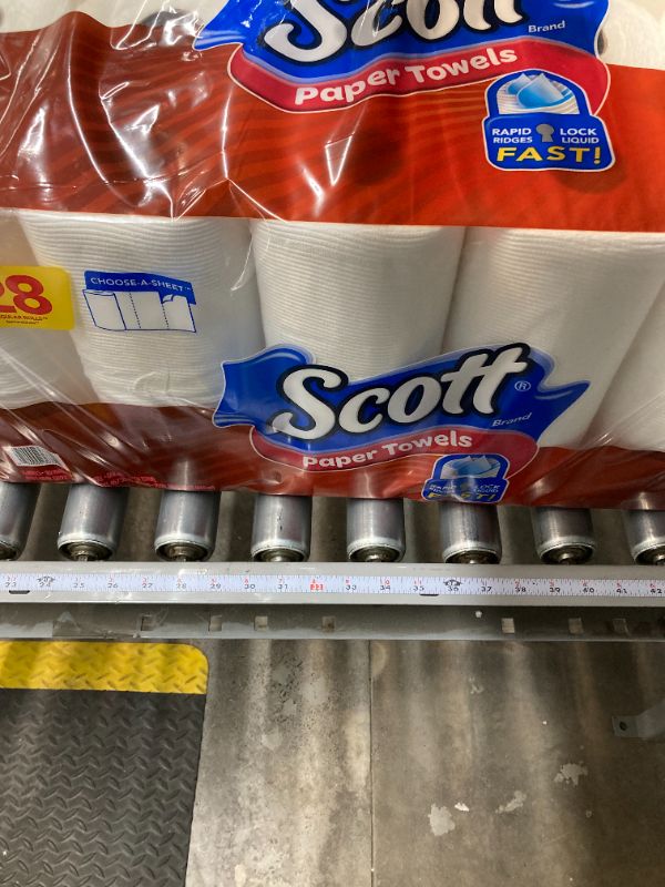 Photo 3 of Scott Paper Towels, Choose-A-Sheet - 30 Mega Rolls (2 Packs of 15) = 56 Regular Rolls (102 Sheets Per Roll)