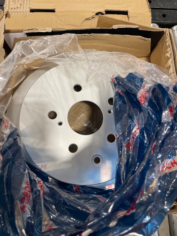 Photo 1 of Bosch 50011501 QuietCast Premium Disc Brake Rotor - Compatible With Select Lexus RX350, RX450h; Toyota Highlander, Sienna; REAR - Single
