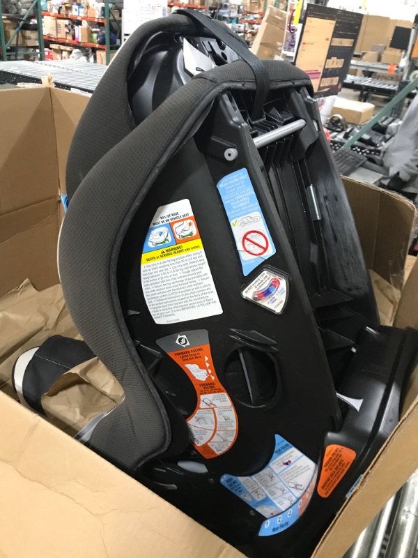 Photo 3 of Graco baby car seat 