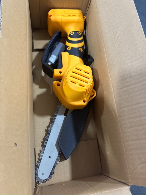 Photo 2 of Mini Chainsaw for 20V Battery,4 Inch Cordless handheld portable small chain saw,550W brushless chainsaw for tree branches,Courtyard,Household and Garden?Battery Not Included?