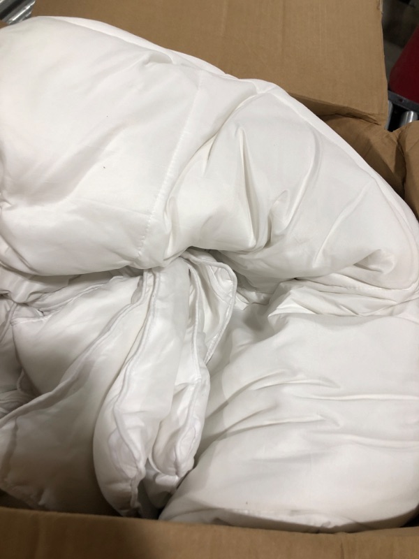 Photo 2 of Soft Oversized King Comforter 120"x 132"-Extra Large Lightweight Down Alternative Comforter Duvet Insert for All Season-Fluffy Breathable Microfiber Comforter(White, Alaskan King) Alaskan King(120''x132'') White