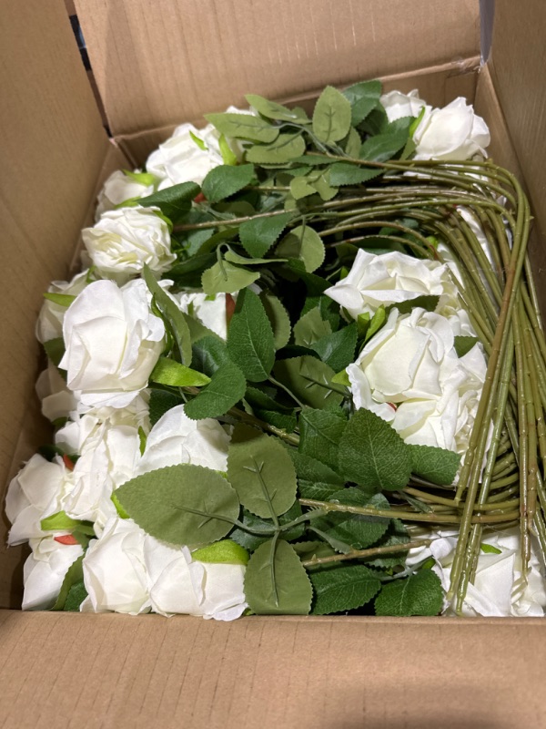 Photo 2 of 150 Pcs Artificial Silk Rose Flowers, Realistic Faux Rose with Long Stems Fake Roses Bouquets for Valentines Day Wedding Home Party Decor Bridal Bouquet DIY Floral Arrangement(White)
