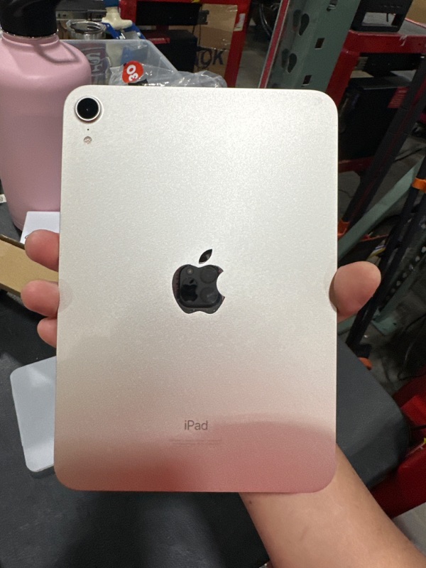 Photo 3 of Apple iPad Mini (6th Generation): with A15 Bionic chip, 8.3-inch Liquid Retina Display, 64GB, Wi-Fi 6, 12MP front/12MP Back Camera, Touch ID, All-Day Battery Life – Starlight WiFi 64GB Starlight Without AppleCare+