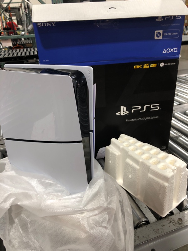 Photo 2 of PlayStation®5 Digital Edition (slim)