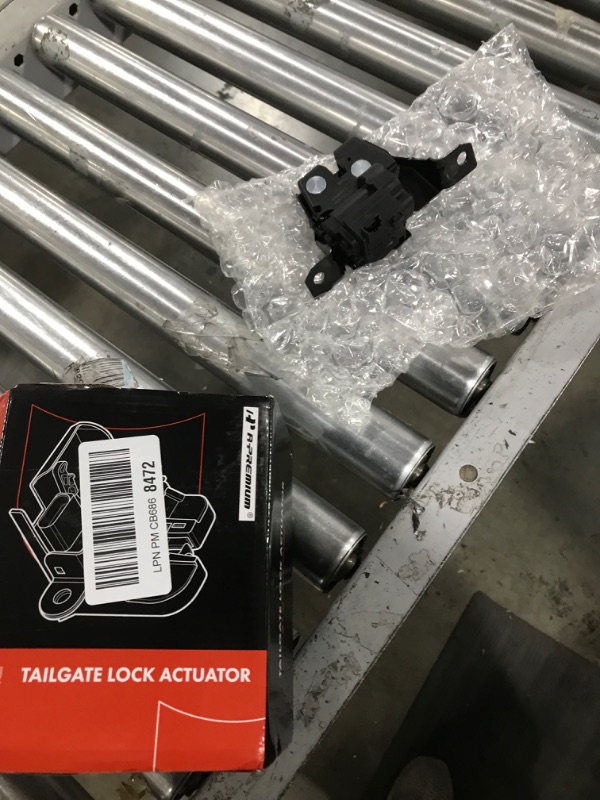 Photo 2 of tailgate lock actuator