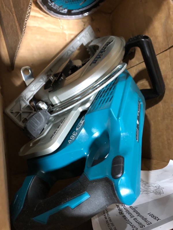 Photo 4 of Makita XSR01Z 36V (18V X2) LXT® Brushless Rear Handle 7-1/4" Circular Saw, Tool Only
