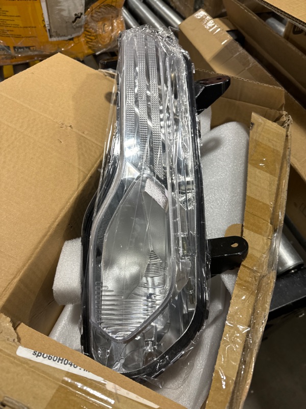 Photo 2 of BXZ Front Fog Light Lamp Right RH Passenger Side For Ford Escape 2013 2014 2015 2016 FO2520189 Right Passenger RH Side