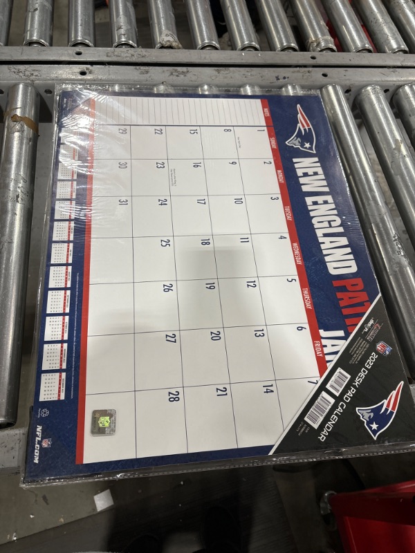 Photo 2 of NFL New England Patriots 2023 Desk Pad