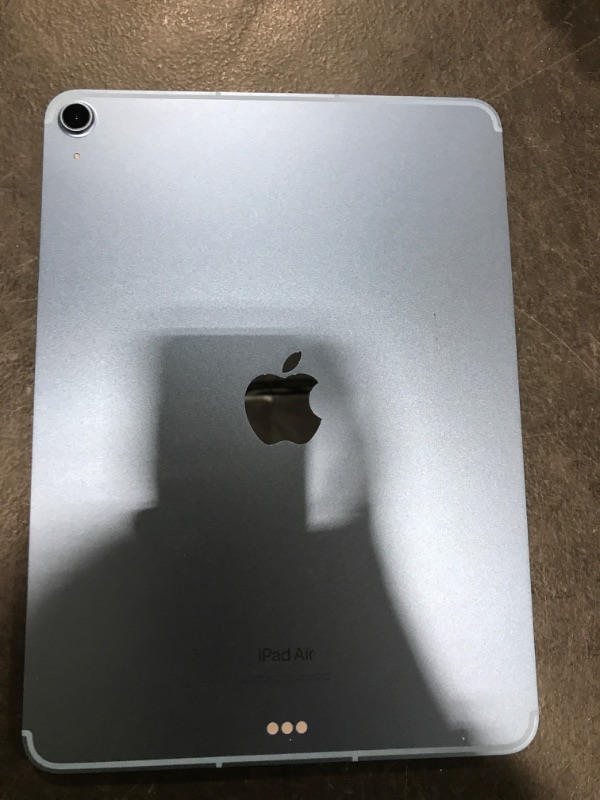 Photo 5 of Apple iPad Air (5th Generation): with M1 chip, 10.9-inch Liquid Retina Display, 256GB, Wi-Fi 6 + 5G Cellular, 12MP front/12MP Back Camera, Touch ID, All-Day Battery Life – Blue
