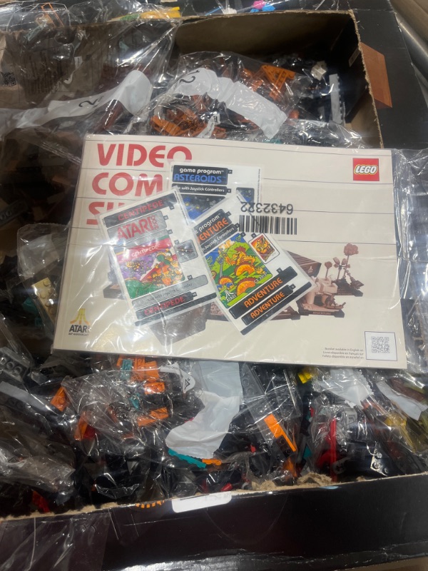 Photo 3 of LEGO Icons Atari 2600 Building Set 10306 - Retro Video Game Console and Gaming Cartridge Replicas, Featuring Minifigure and Joystick, Nostalgic 80s Gift for Gamers and Adults Standard Packaging
