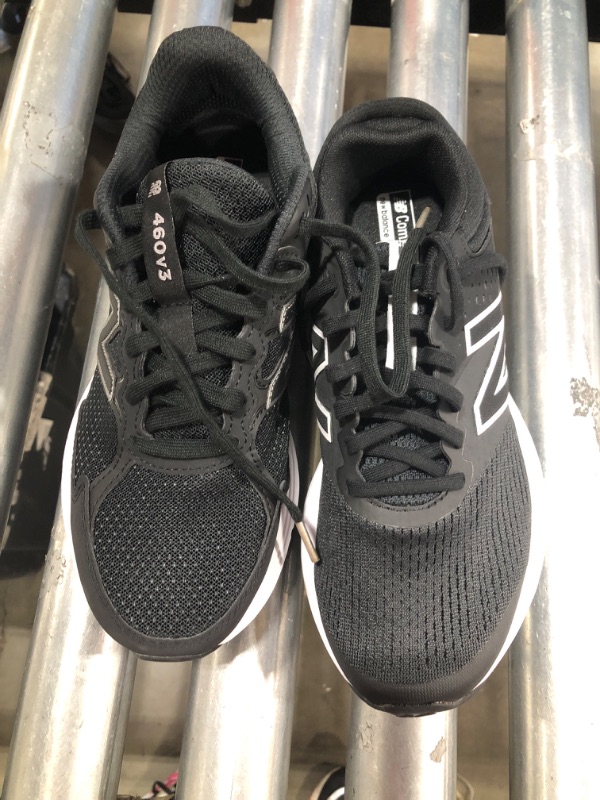 Photo 1 of WOMENS NEW BALANCE SHOES
SIZE 8.5