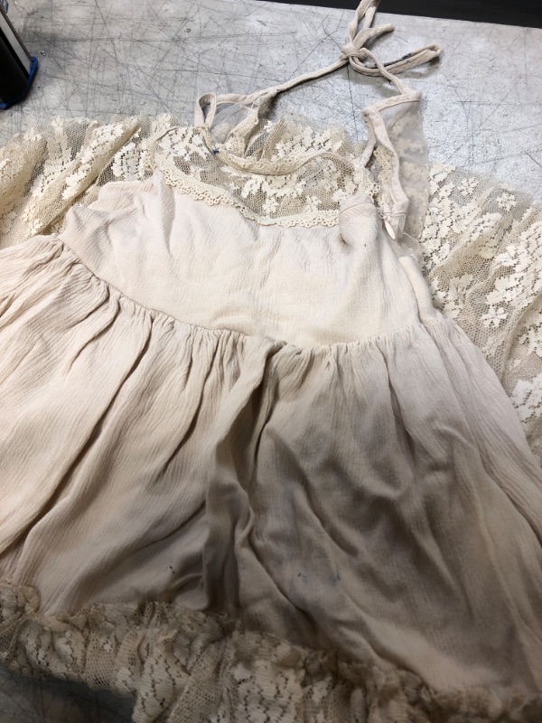 Photo 1 of GIRLS DRESS
SIZE 6 Y OLD (USED, MINOR STAINS)
