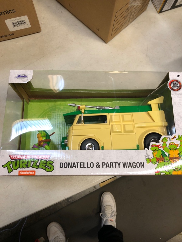 Photo 2 of Teenage Mutant Ninja Turtles 1:24 Party Wagon Die-Cast Car & 2.75" Donatello Figure, Toys for Kids and Adults