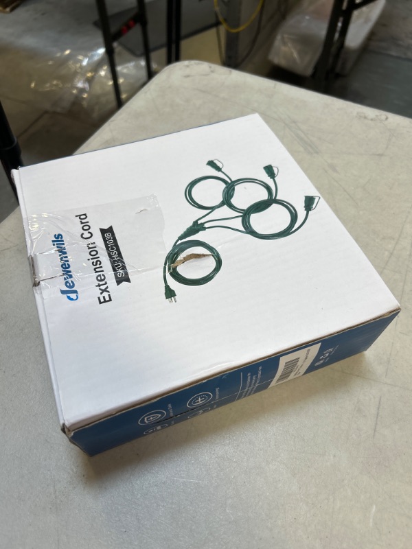 Photo 1 of DEWENWILS Outdoor Extension Cord 1 to 3 Splitter, 3 Prong Outlets Plugs, Max 28ft End to End (40 FT Total),16/3C SJTW Weatherproof Wire for Christmas String Lights Other Appliances, ETL Listed Green 40 FT