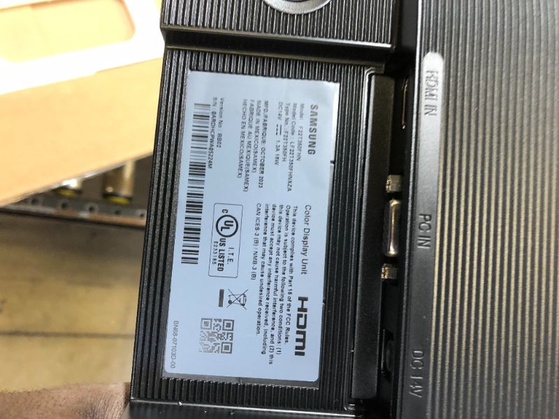 Photo 4 of SAMSUNG T350 Series 22-Inch FHD 1080p Computer Monitor, 75Hz, IPS Panel, HDMI, VGA (D-Sub), 3-Sided Border-Less, FreeSync (LF22T350FHNXZA)