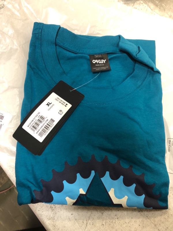 Photo 1 of OAKLEY REGULAR FIT SHIRT- TEAL- SIZE- LARGE 