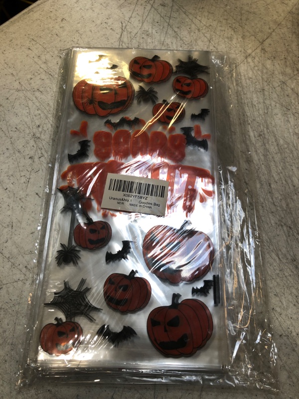 Photo 2 of 150pcs Halloween Cellophane Treat Bags, Halloween Candy Bags Pumpkin Bats Skull Ghost Clear Cello Goodies Bag With 210 Twist Ties Snack Bags For Kids Party Supplies & Favors Trick Or Treat