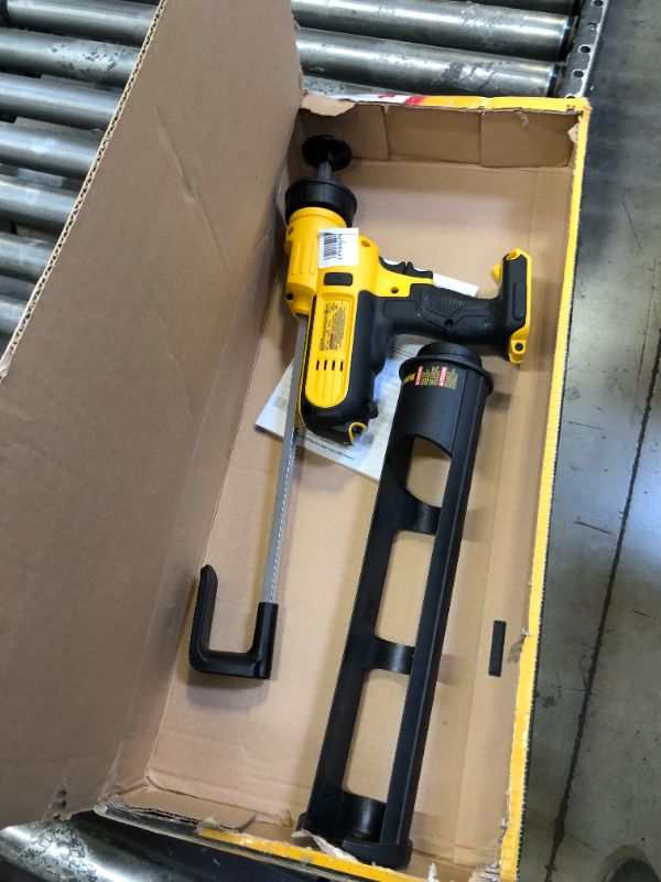 Photo 3 of 20-Volt MAX Cordless 29 oz / 600 ml Adhesive Gun (Tool-Only)