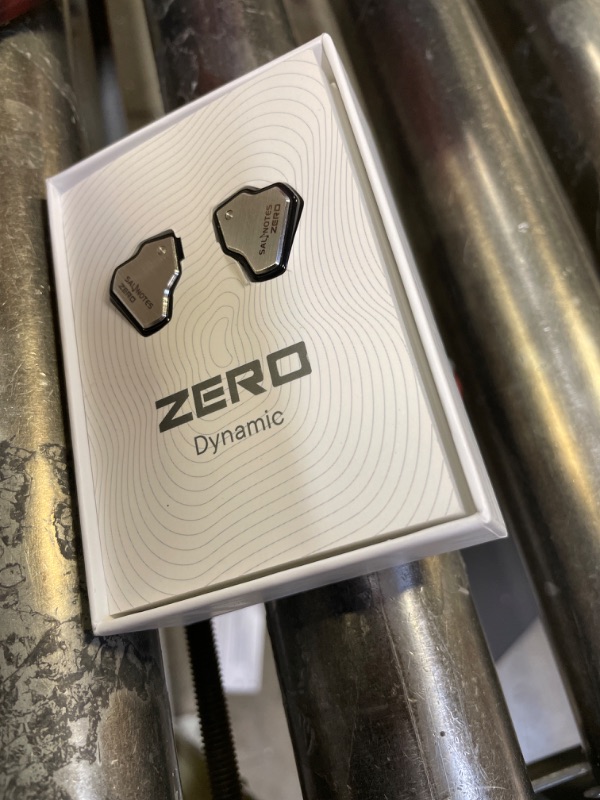 Photo 2 of ZERO DYNAMIC HEAD BUDS