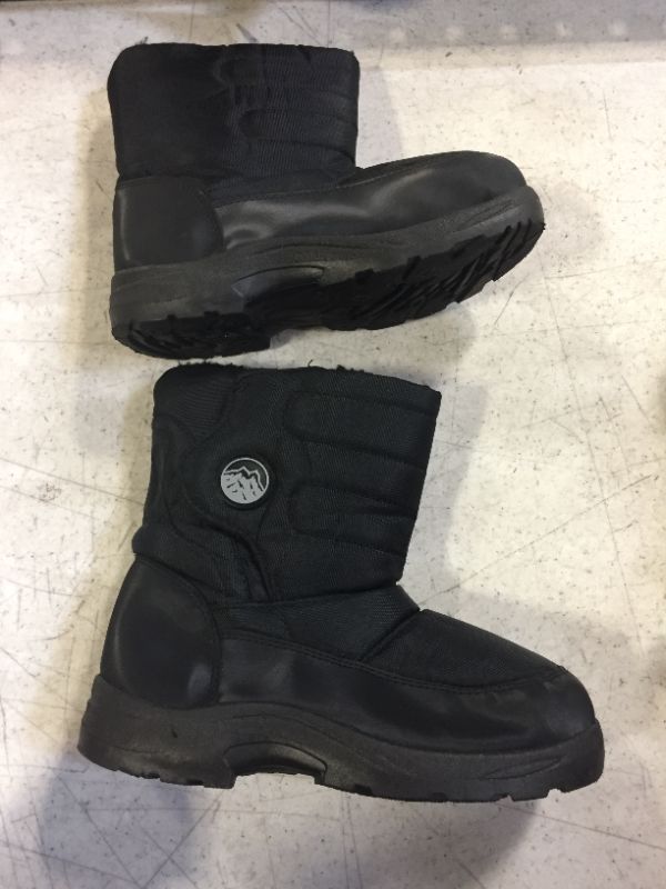 Photo 1 of KIDS SNOW BOOTS SIZE 5 