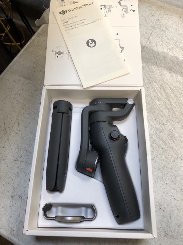 Photo 2 of DJI Osmo Mobile 6 Smartphone Gimbal