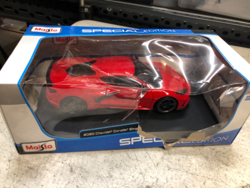 Photo 2 of Maisto 1:18 Special Edition 2020 Chevrolet Corvette Stingray Z51 - Red
