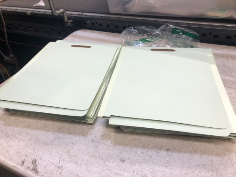 Photo 1 of 1InTheOffice Classification Folder 2 Dividers Letter Size Green, Pressboard Classification Folders, 2.5" Expansion, 20 Pack
