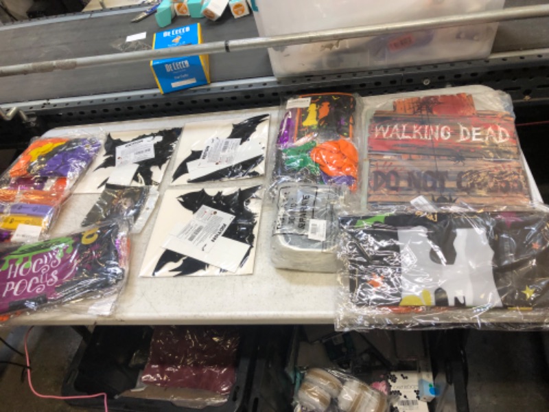 Photo 1 of 10 piece Halloween bag lot 