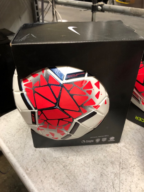 Photo 2 of nike soccer ball size 4