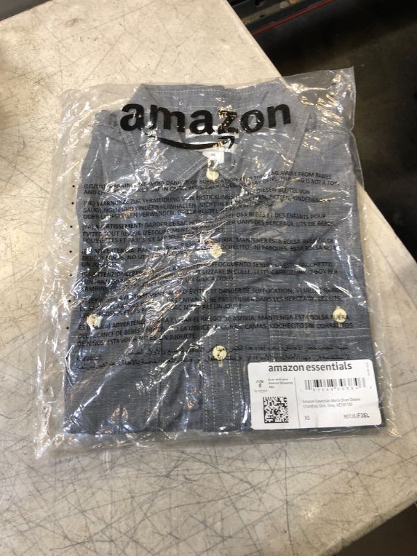 Photo 2 of Amazon Essentials Men's Regular-Fit Short-Sleeve Poplin Shirt X-Small Grey