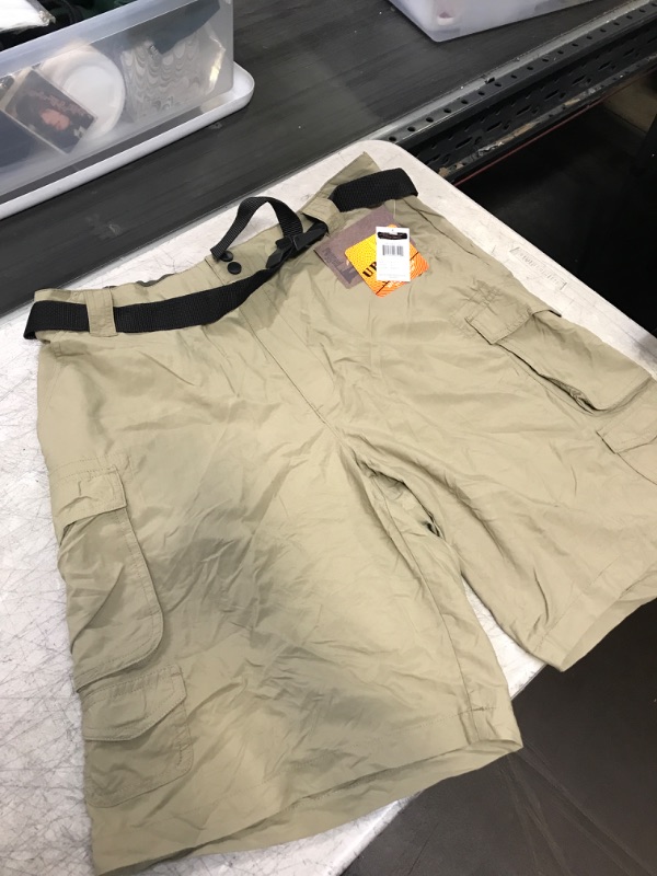 Photo 1 of MENS CARGO SHORTS
SIZE XL 