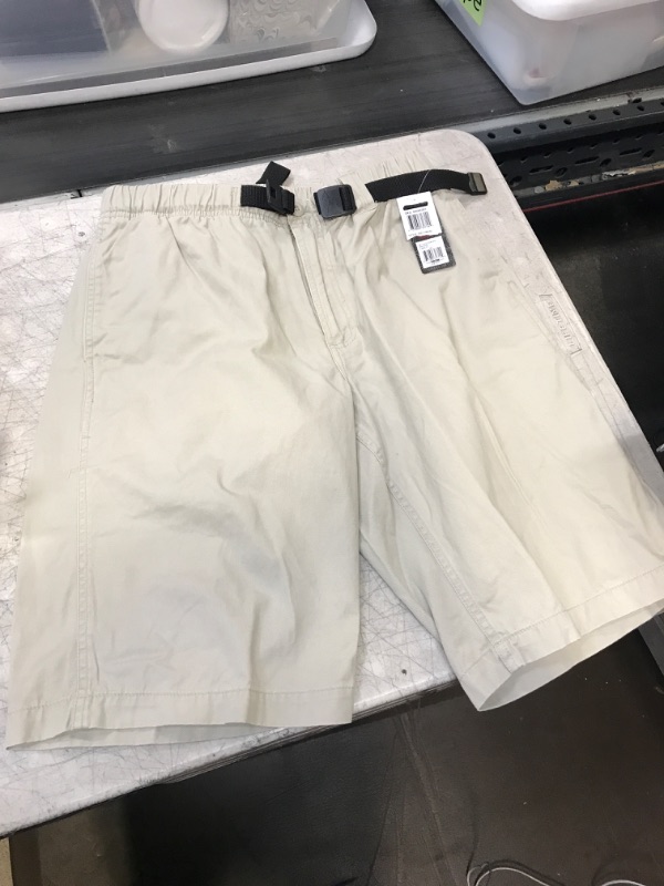 Photo 1 of MENS CARGO SHORTS
SIZE MEDIUM 