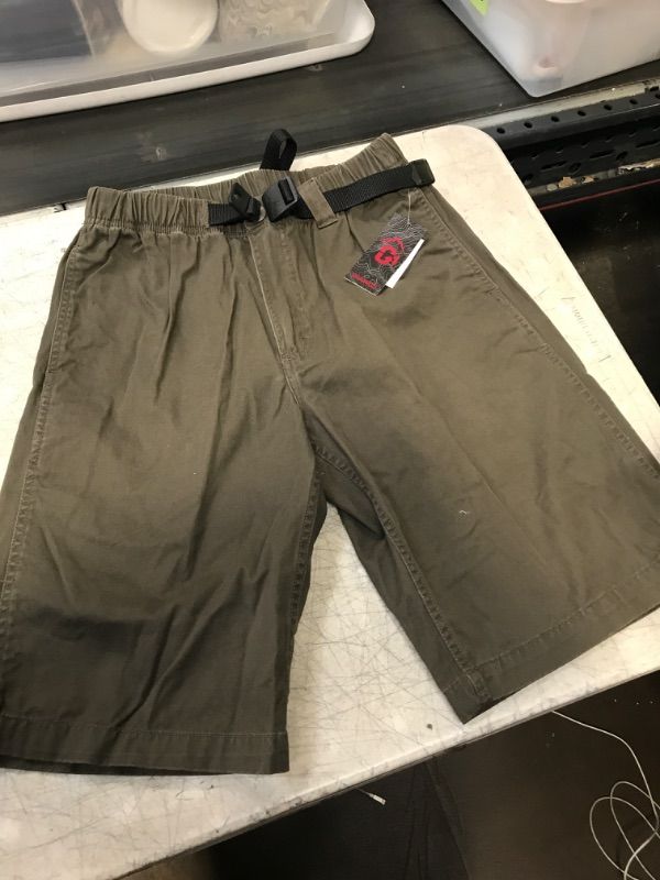 Photo 1 of MENS CARGO SHORTS
SIZE MEDIUM 