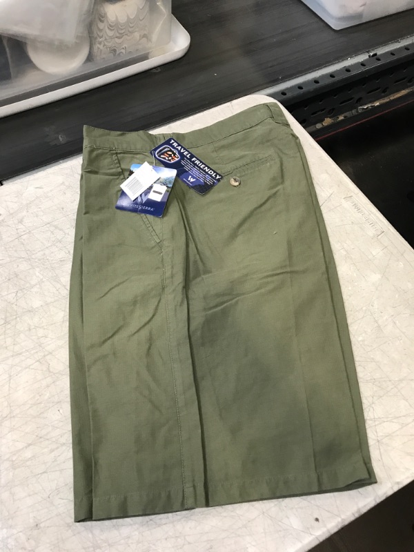 Photo 2 of MENS CARGO SHORTS
SIZE 32