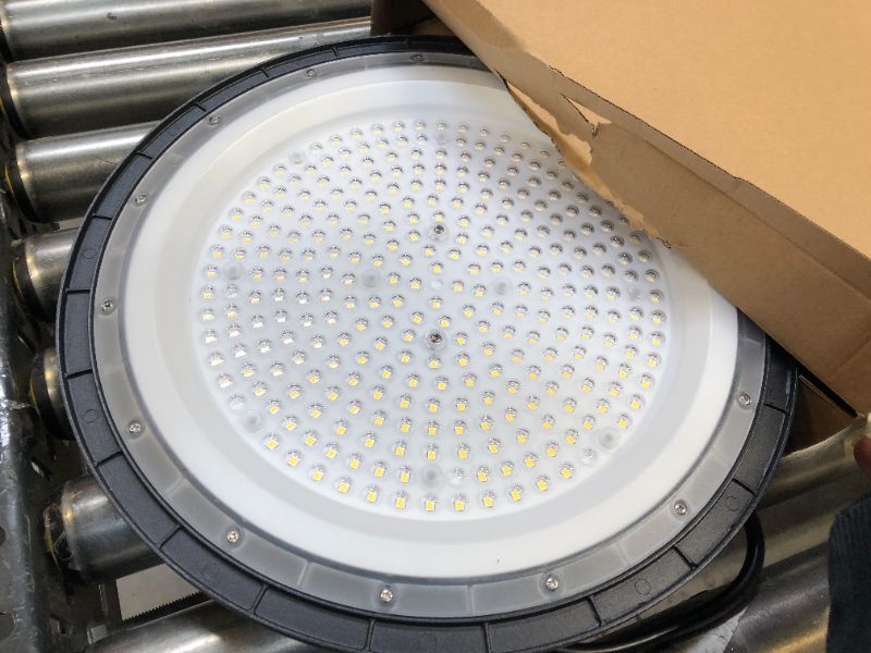 Photo 2 of  UFO LED High Bay Light 200W 28,000lm 5000K with UL Listed US Hook 5' Cable Alternative to 650W MH/HPS for Gym Factory Barn Warehouse Lighting Fixture 200.0 Watts