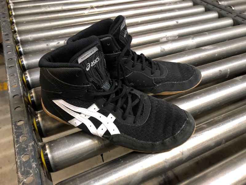 Photo 1 of ASIC'S WOMEN'S 8.5 WRESTLING SHOES , MATFLEX