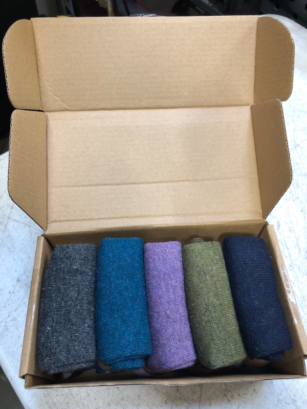 Photo 1 of 5 pairs - socks - multi color 