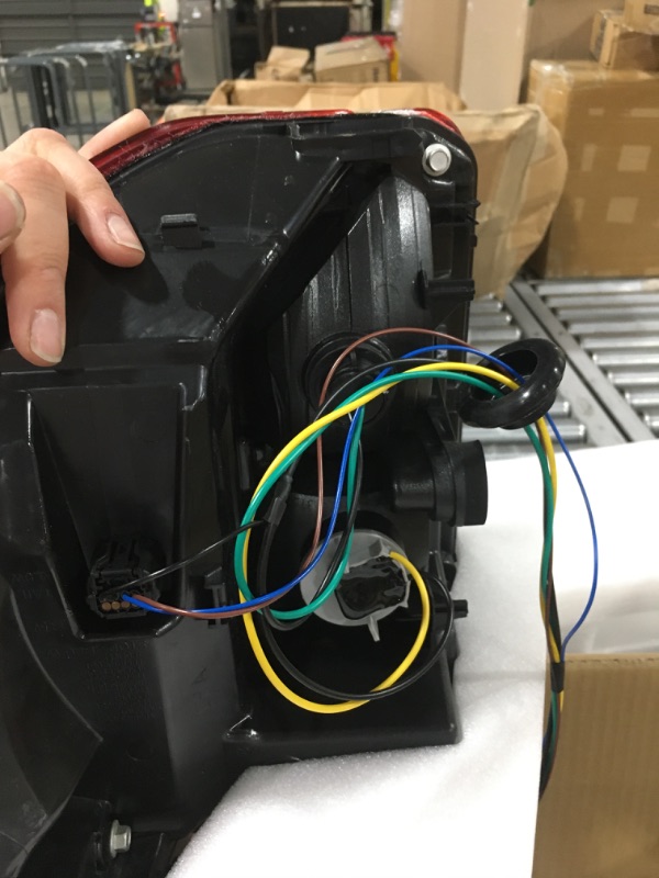 Photo 1 of labwork 1PC Driver Side Halogen & LED Tail Light Replacement for 2020-2023 Ford Explorer Rear Tail Light Brake Lamp Assembly LH Left Side FO2800275 LB5Z-13405-A