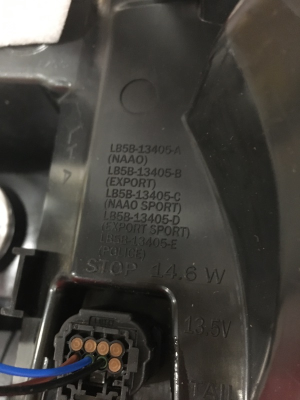 Photo 1 of labwork 1PC Driver Side Halogen & LED Tail Light Replacement for 2020-2023 Ford Explorer Rear Tail Light Brake Lamp Assembly LH Left Side FO2800275 LB5Z-13405-A