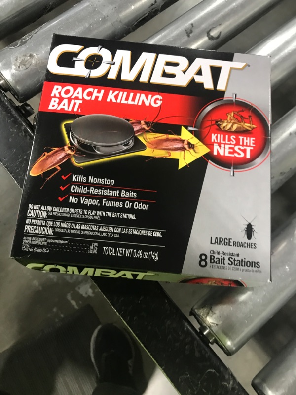 Photo 2 of Combat  Killing Bait, Roach Bait Station For Large Roaches, Kills The Nest, Child-Resistant, 8 Count