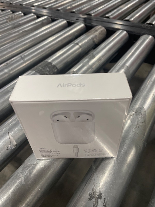 Photo 4 of Apple AirPods with Charging Case (Latest Model)