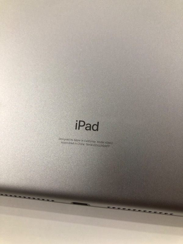 Photo 8 of Apple 2021 10.2-inch iPad (Wi-Fi, 64GB) - Silver (9th Generation) WiFi 64GB Silver