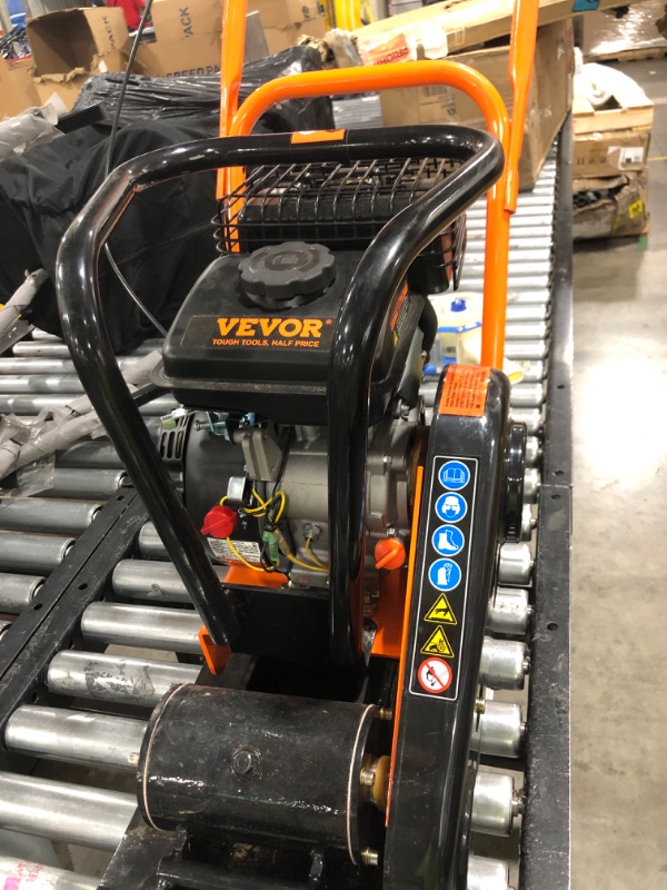 Photo 2 of VEVOR 6.5HP Plate Compactor, 196CC Gas Engine, 4200 lbs Vibratory Compaction Tamper, 22.1x15.9 in Plate Power Jumping Jack Tamper, 5600 VPM Pavement Compactor for Walkways, Asphalts, Paver Landscaping 6.5 HP