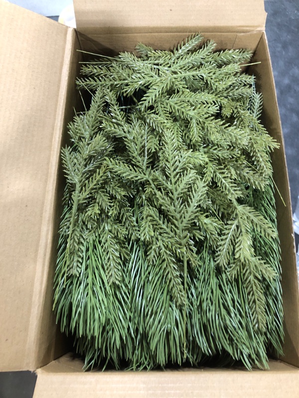 Photo 2 of 200 Pcs Christmas Artificial Pine Needles Branches Garland Green Plants Pine Needles Pine Plant Picks Xmas Decorative Branches Pine Tree Decor Artificial Greenery for Decoration (Plain Style)