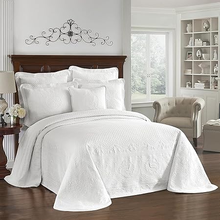 Photo 1 of King Charles Modern Farmhouse Floral Matelasse Bedspread, 100% Cotton Breathable Bedding, King/CalKing, White